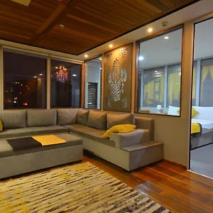 Uenver Galata Aparthotel